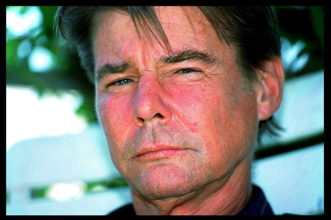 Jan-Michael Vincent, of ‘Airwolf’ Fame, Dies at 74: Report