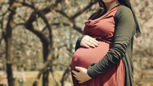 ‘What I’ve Seen in the Last 2 Years Is Unprecedented’: Physician on COVID Vaccine Side Effects on Pregnant Women