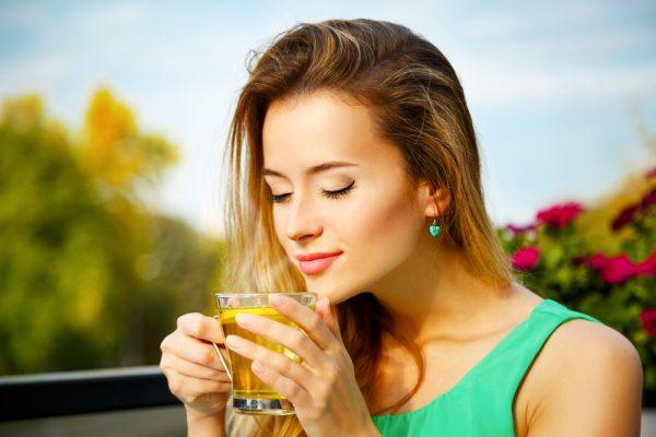 Green tea reduces anxiety (Brickrena/Shutterstock)