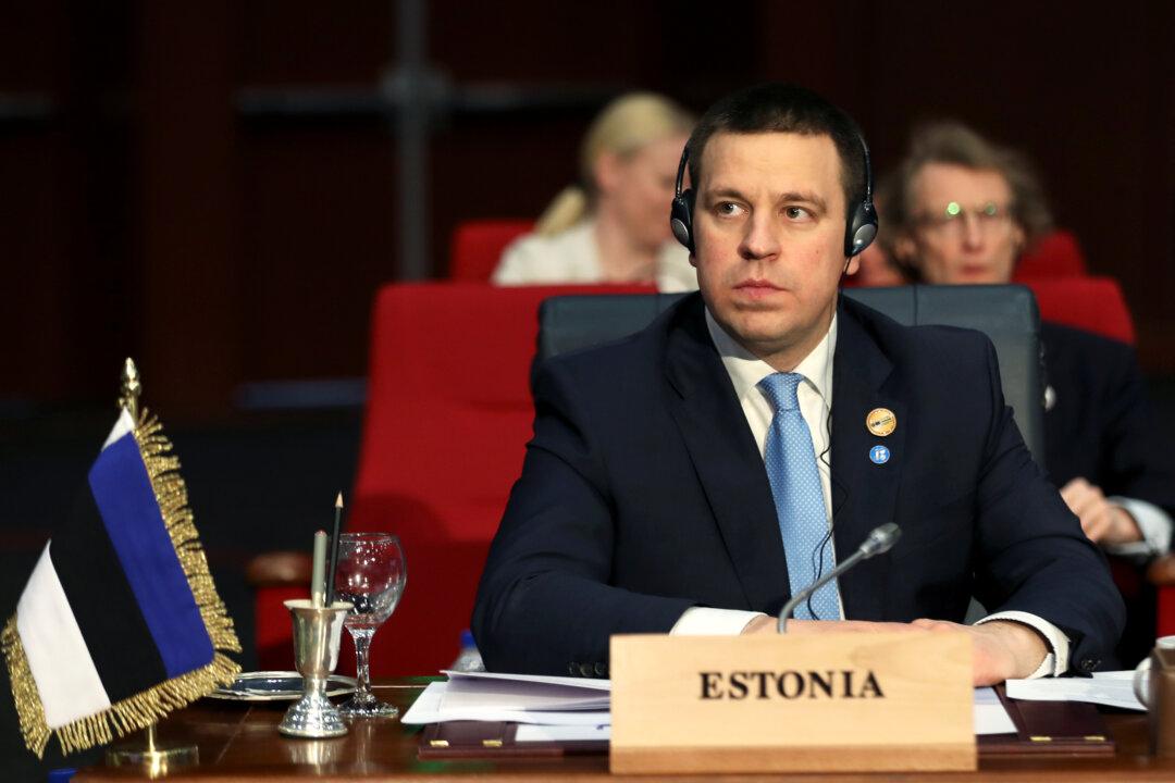 Estonian PM Invites Right-Wing Party to Join Cabinet