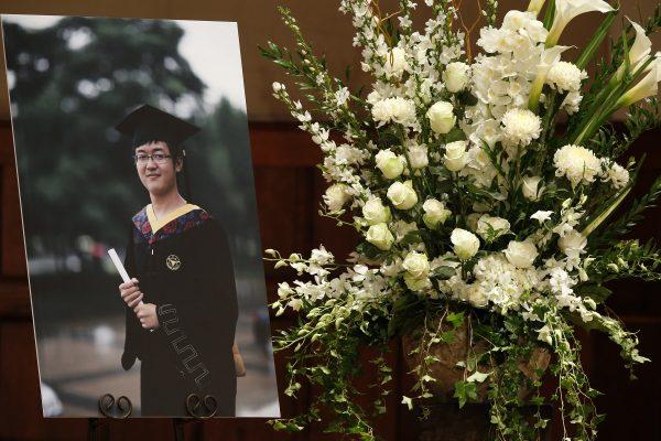 Hundreds gathered for a memorial ceremony honoring Xinran Ji, the USC grad student who was murdered a week earlier in Los Angeles on Aug. 1, 2014. (Photo by Robert Gauthier-Pool/Getty Images)