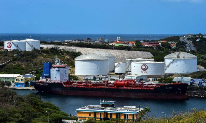 US Sanctions Russia-Based Bank for Aiding Venezuela’s State-Run Oil Firm