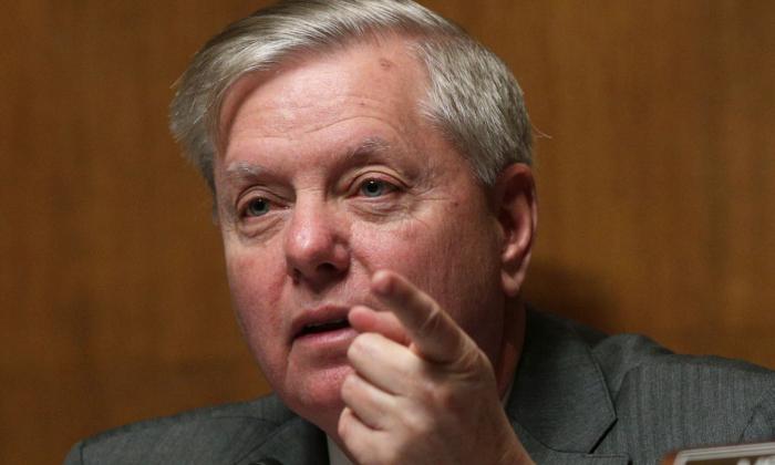 Lindsey Graham Challenges Bernie Sanders to Explain Why Charleston Shooter Should Be Allowed to Vote