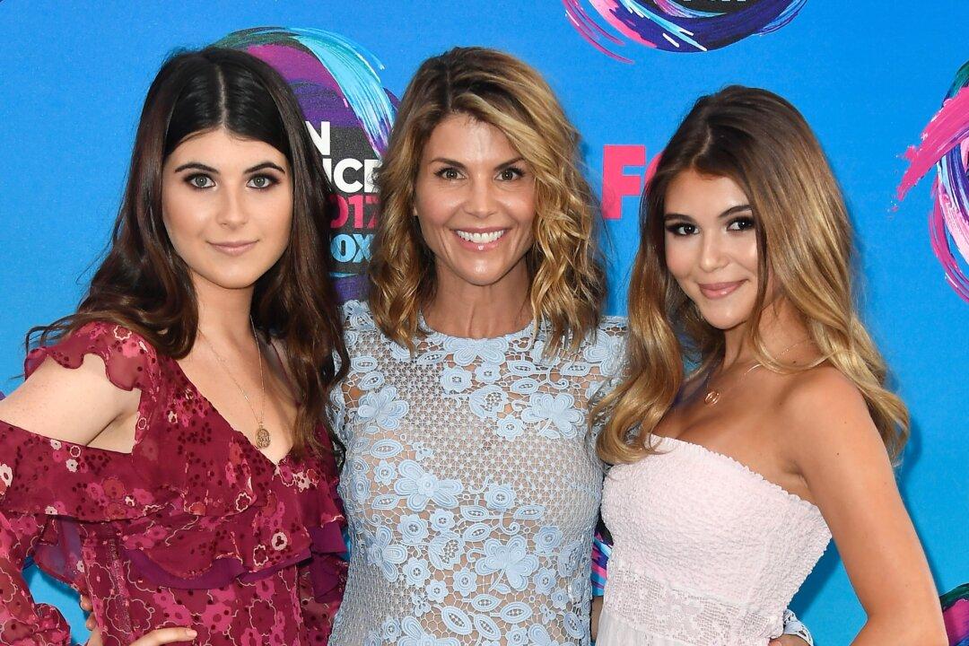 Lori Loughlin’s Daughters Won’t Return To USC Following College Admission Scam