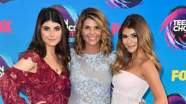 (L-R) Isabella Giannulli, Lori Loughlin and Olivia Giannulli attend the Teen Choice Awards 2017 at Galen Center in Los Angeles, on Aug. 13, 2017. (Frazer Harrison/Getty Images)