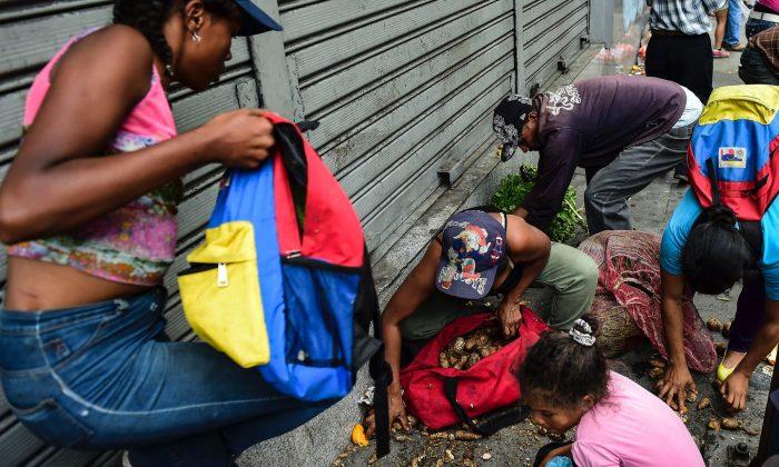 ‘This Country Has Gone to Hell’: Mass Looting Plagues Venezuela Amid Power Crisis