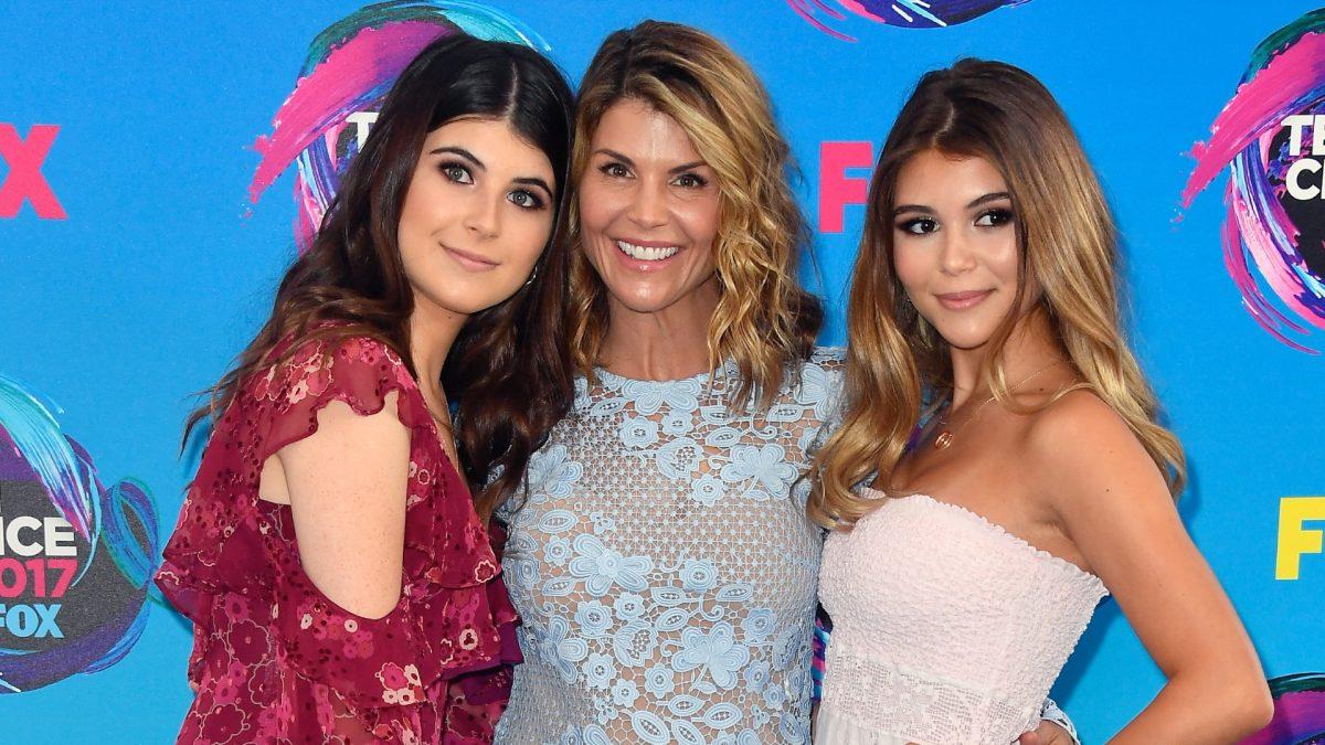 Isabella Giannulli, Lori Loughlin and Olivia Giannulli attend the Teen Choice Awards 2017 at Galen Center in Los Angeles, Calif., on Aug. 13, 2017. (Frazer Harrison/Getty Images)
