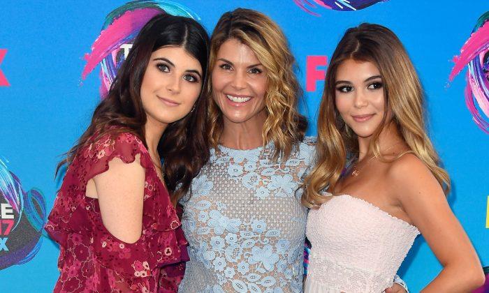 Lori Loughlin’s Daughter Isabella Giannulli Deletes Instagram After Parents’ Not Guilty Plea