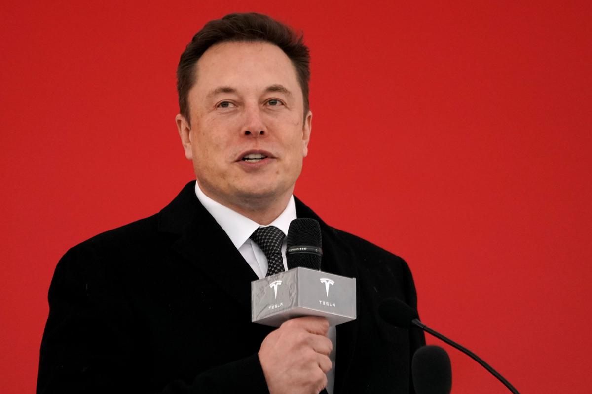 Musk Sells Tesla Shares Worth $906.5 Million: Filings