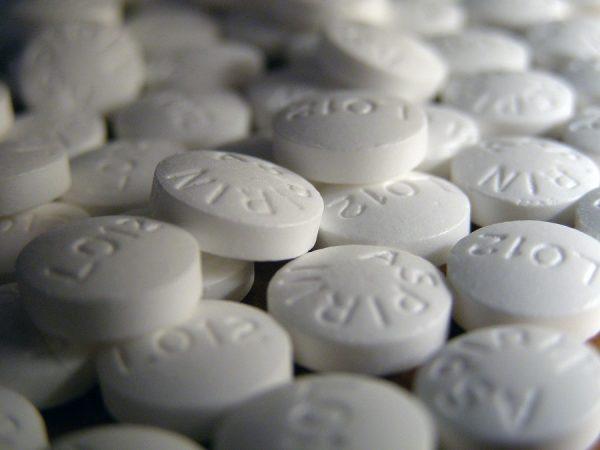 A stock photo of aspirin (Wikimedia Commons)