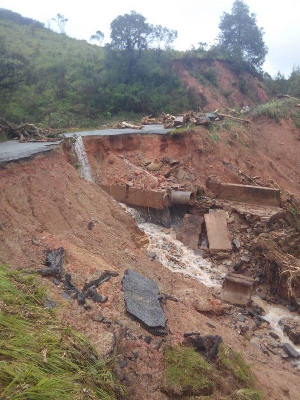 A bridge damaged by Cyclone Idai in Chimanimani, Zimbabwe, on March 19, 2019. (Sally Nyakanyanga for The Epoch Times)