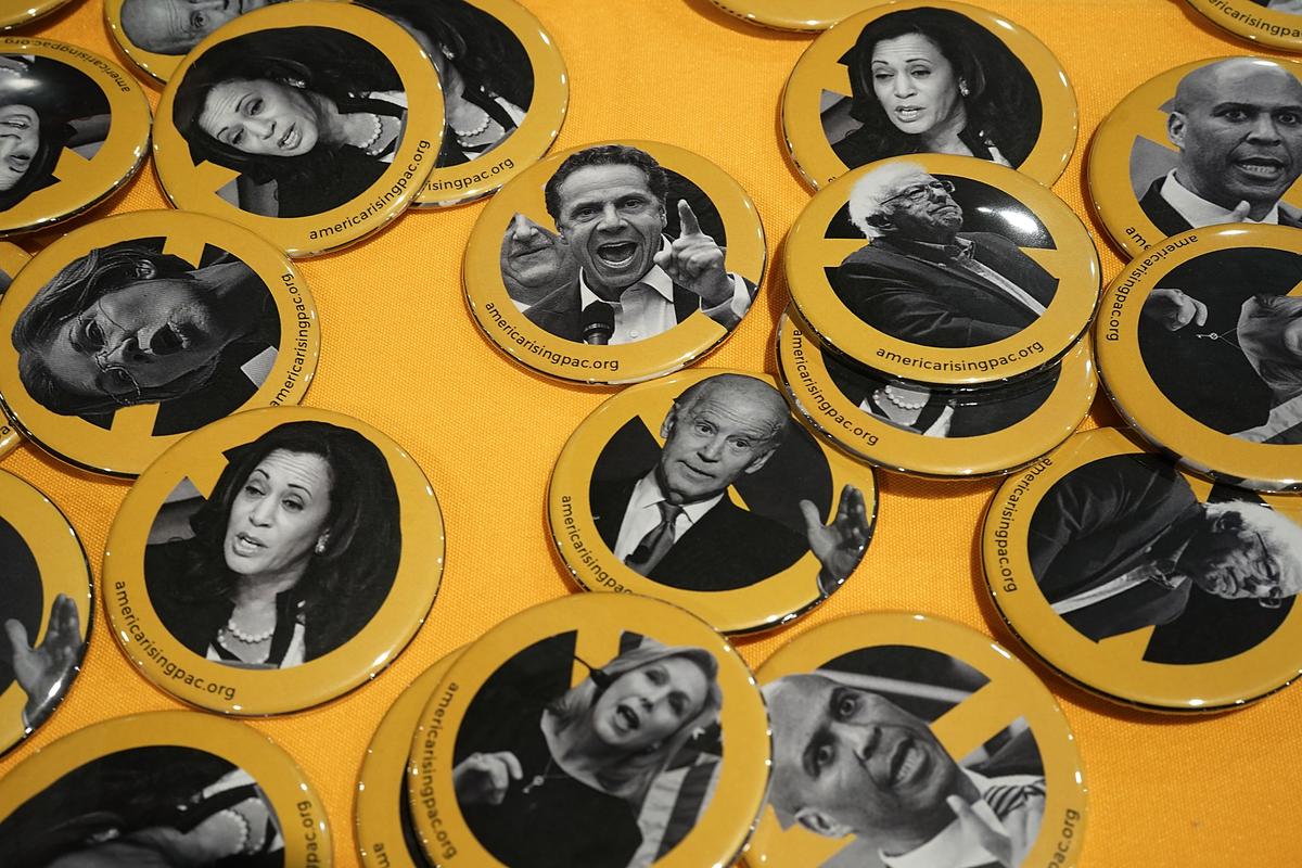 Buttons of possible 2020 presidential contenders seen during CPAC 2018 in National Harbor, Maryland, on Feb. 22, 2018. (Alex Wong/Getty Images)