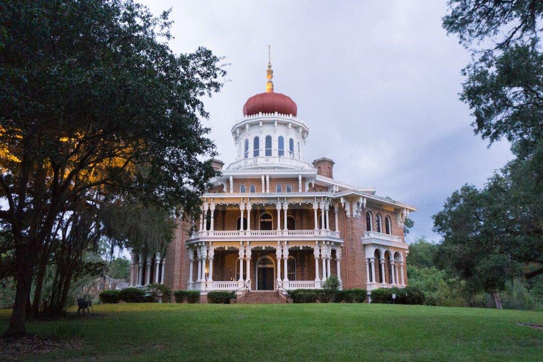 Natchez, Mississippi: Living History in the Little Easy