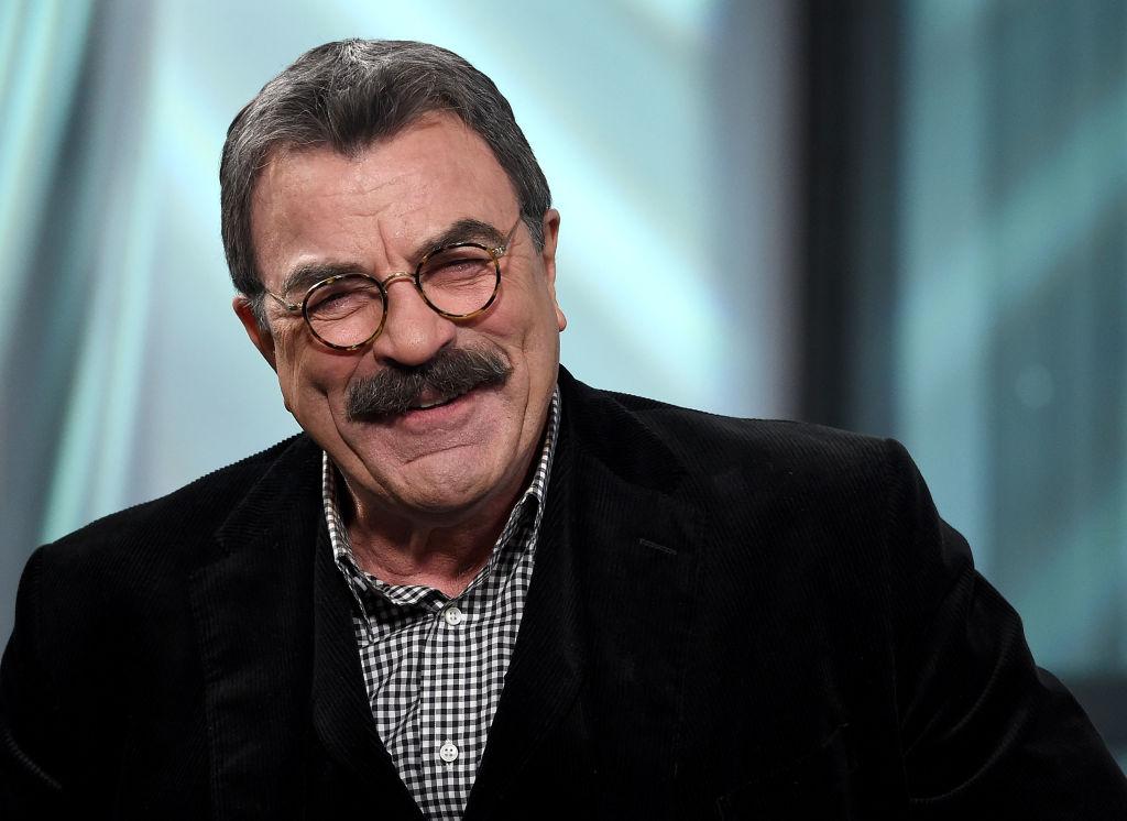 Selleck discuss his show "Blue Bloods" in New York City (©Getty Images | <a href="https://www.gettyimages.com/detail/news-photo/tom-selleck-visits-the-build-series-to-discuss-his-show-news-photo/855553358">Jamie McCarthy</a>)