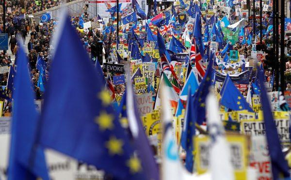 EU supporters, calling on the government to give Britons a vote on the final Brexit deal, participate in the 'People's Vote' march in central London, Britain on March 23, 2019. (Henry Nicholls/Reuters)