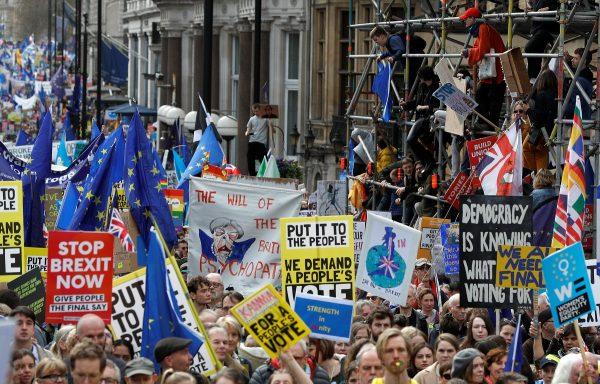 EU supporters, calling on the government to give Britons a vote on the final Brexit deal, participate in the 'People's Vote' march in central London, Britain, on March 23, 2019. (Peter Nicholls/Reuters)