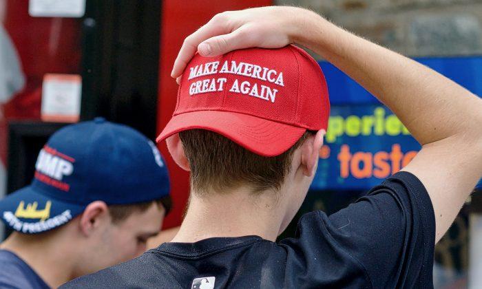 Restaurant Manager Denies Man for His MAGA Hat, Until Other Patrons Step In