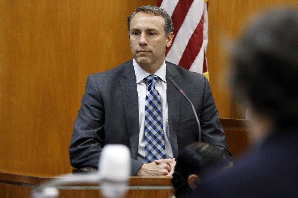 Ryan Salem, from City National Bank, testifies in the trial of Anna Sorokin, in New York State Supreme Court, in New York, on March 27, 2019. Sorokin, who claimed to be a German heiress, is on trial on grand larceny and theft of services charges. (Richard Drew/AP Photo)