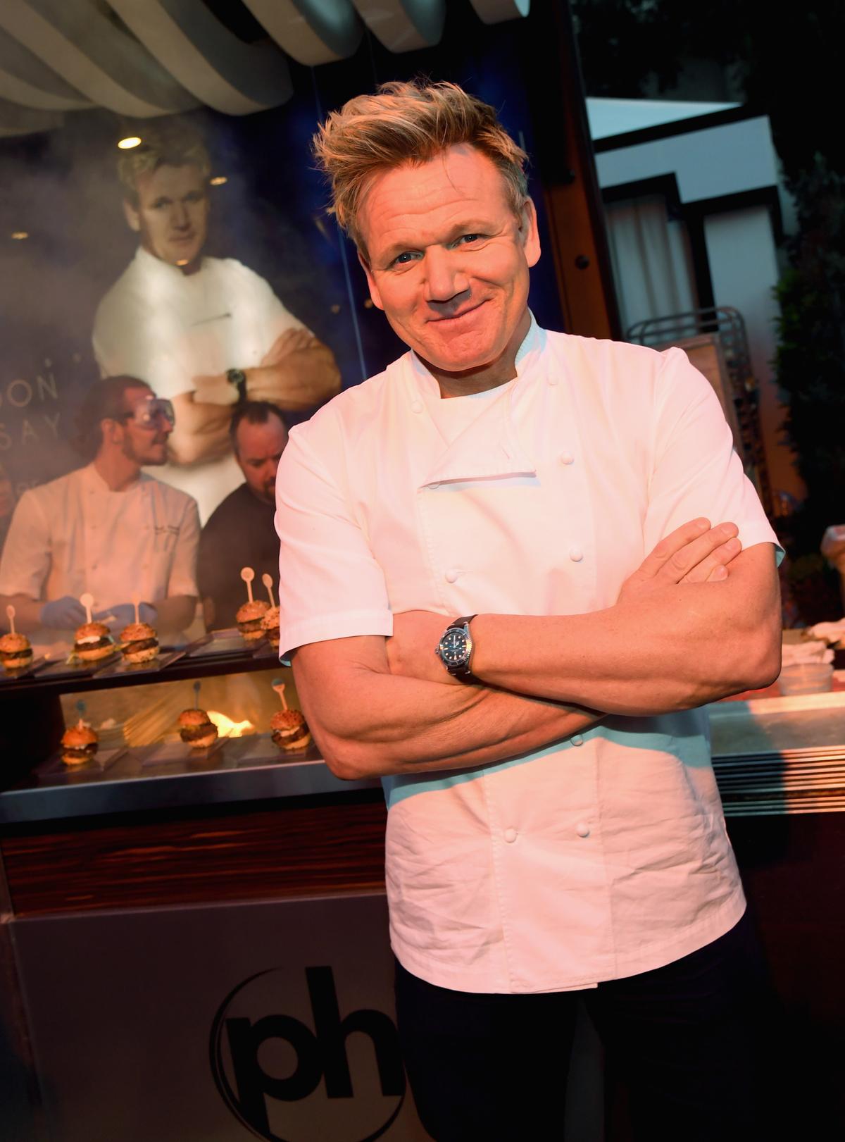 Television personality and chef Gordon Ramsay poses at the Gordon Ramsay Burger booth at the 11th annual Vegas Uncork'd by Bon Appetit Grand Tasting event presented by the Las Vegas Convention and Visitors Authority. (©Getty Images | <a href="https://www.gettyimages.ca/detail/news-photo/television-personality-and-chef-gordon-ramsay-poses-at-the-news-photo/674644714">Ethan Miller</a>)