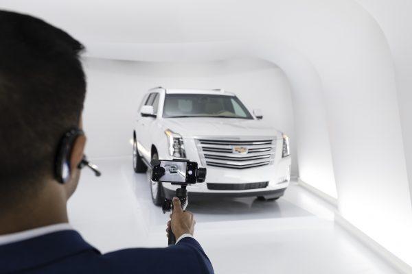 Perspective of a Cadillac Live Agent providing a walk-around of the 2019 Cadillac Escalade. (Cadillac Canada)