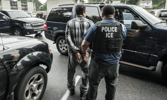 Chicago Mayor Says That the Police Won’t Cooperate With ICE Operations