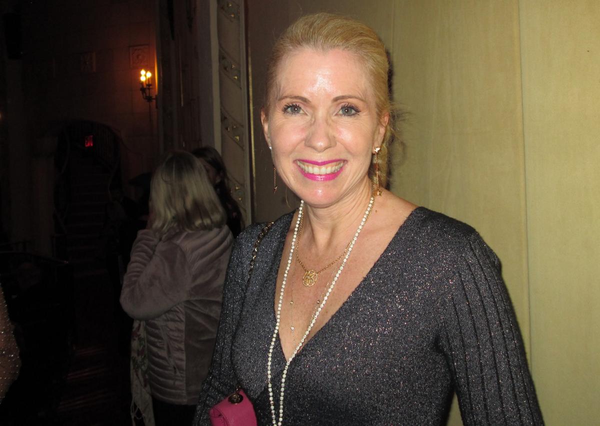 Competitive Ballroom Dancer Calls Shen Yun Exquisite and Graceful