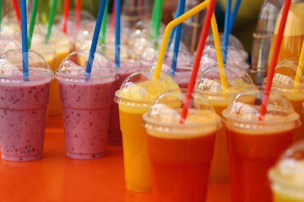 Various fruit juice drinks. (Pixabay)