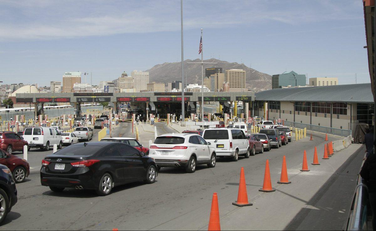 Vehicles from Mexico and the U.S. approach a border crossing in El Paso, Texas, on April 1, 2019. (Cedar Attanasio/AP Photo)