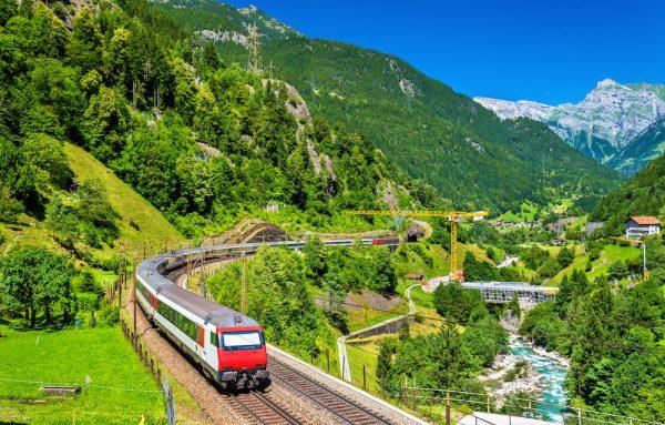 Intercity train at the Gotthard railway. The traffic will be diverted to the Gotthard Base Tunnel in Dec. 2016. (Shutterstock)