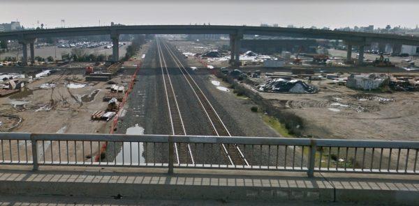 The Tuolomne Street bridge, pictured from the Stanislaus Street bridge in Fresno, California. (Screenshot/Googlemaps)