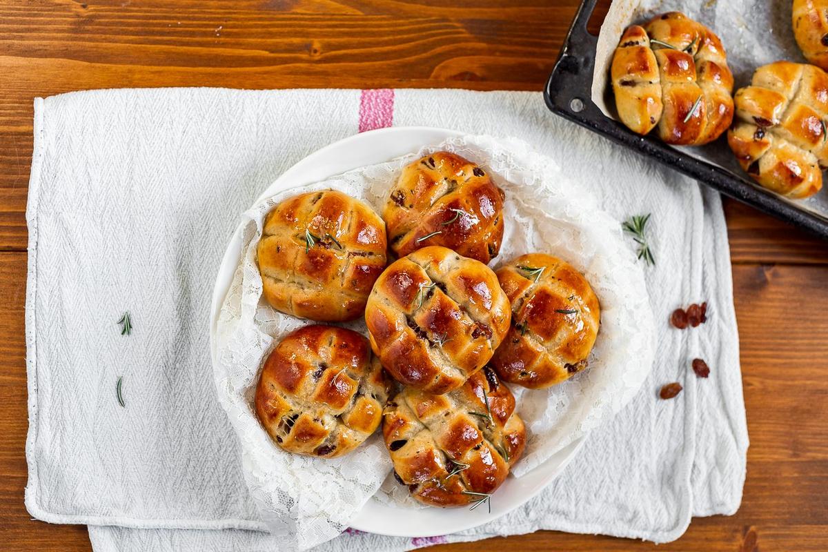Pan di Ramerino, a Florentine Easter Tradition