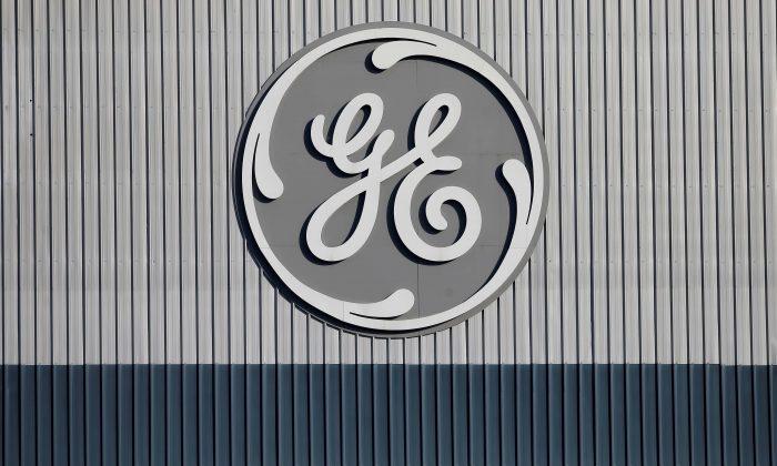 GE Shares Tumble as JP Morgan Analyst Downgrades, Cuts PT Further