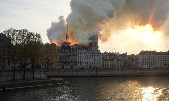 Video Shows Crowd Singing ‘Ave Maria’ as Notre Dame Fire Rages