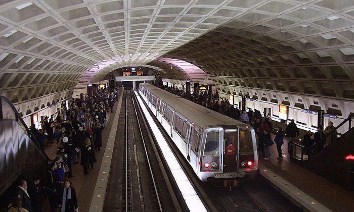 US Senators Threaten Metro Funding Over Chinese Manufacturer