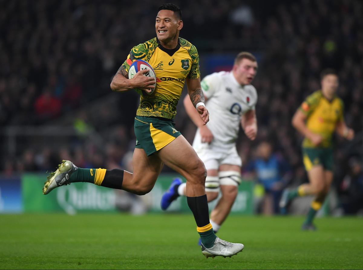 Israel Folau of Australia breaks through to score during the Quilter International match between England and Australia at Twickenham Stadium on Nov. 24, 2018 in London, United Kingdom. (Shaun Botterill/Getty Images)