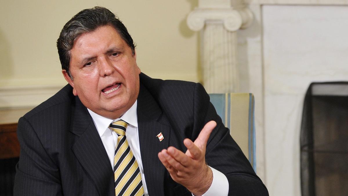 Peru's Ex-President Alan García Shoots Himself Before Arrest