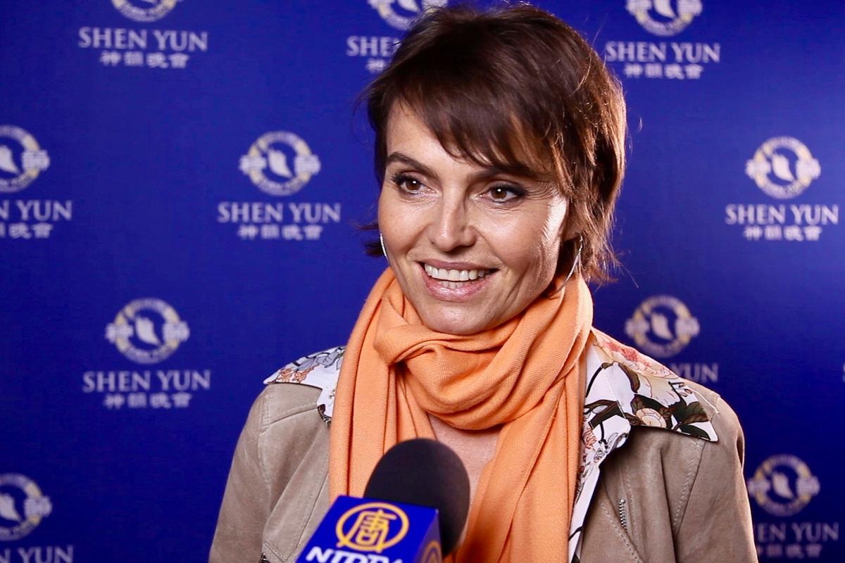 Shen Yun Impressed, Surprised, and Captivated Charitable Foundation President