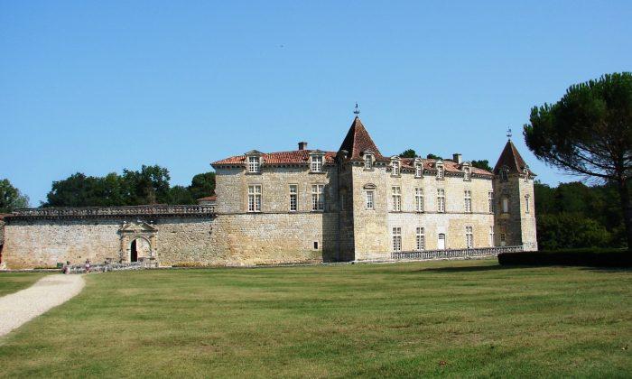 Dining in King Henry IV’s Castle: Chateau Royal de Cazeneuve