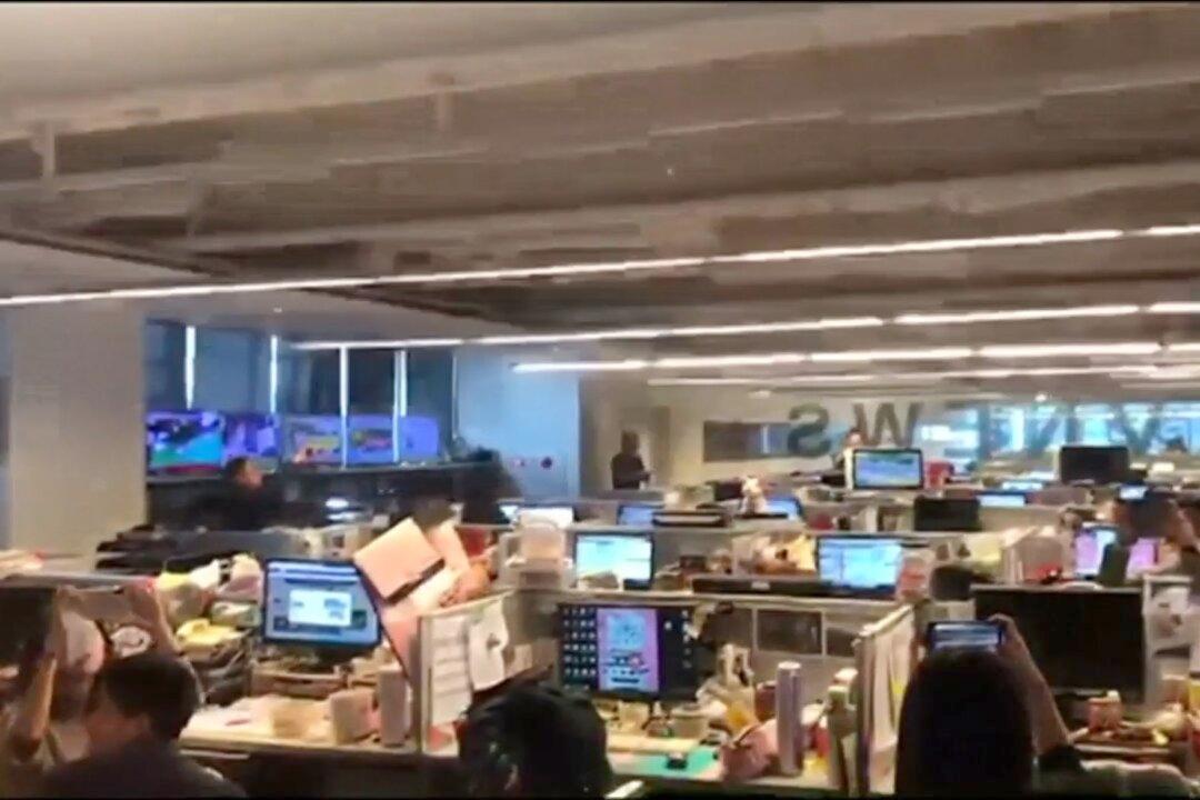 Schools Evacuated, Subway Services Halted as Quake Hits Taiwan