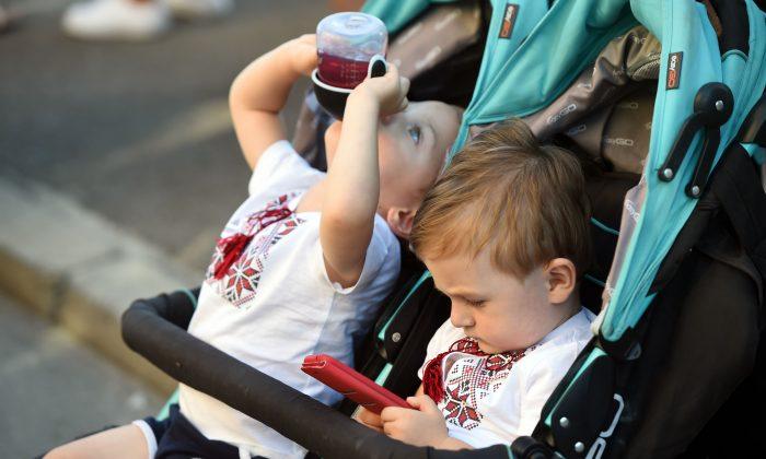 Screen Time Linked With Developmental Delays in Children Under 4, Study Says