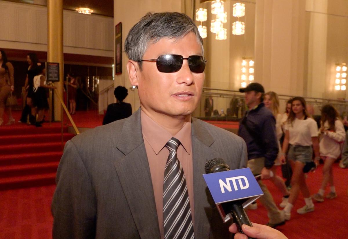 Prominent Rights Activist Chen Guangcheng Says Shen Yun Stirs Deep Reflection