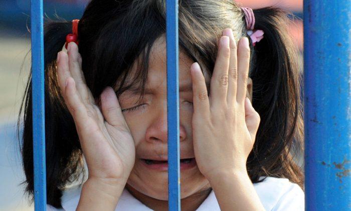 Father Locks 20-Month-Old Daughter in Cage, Treads on Her Face, Sends Photos of Abuse to Estranged Wife