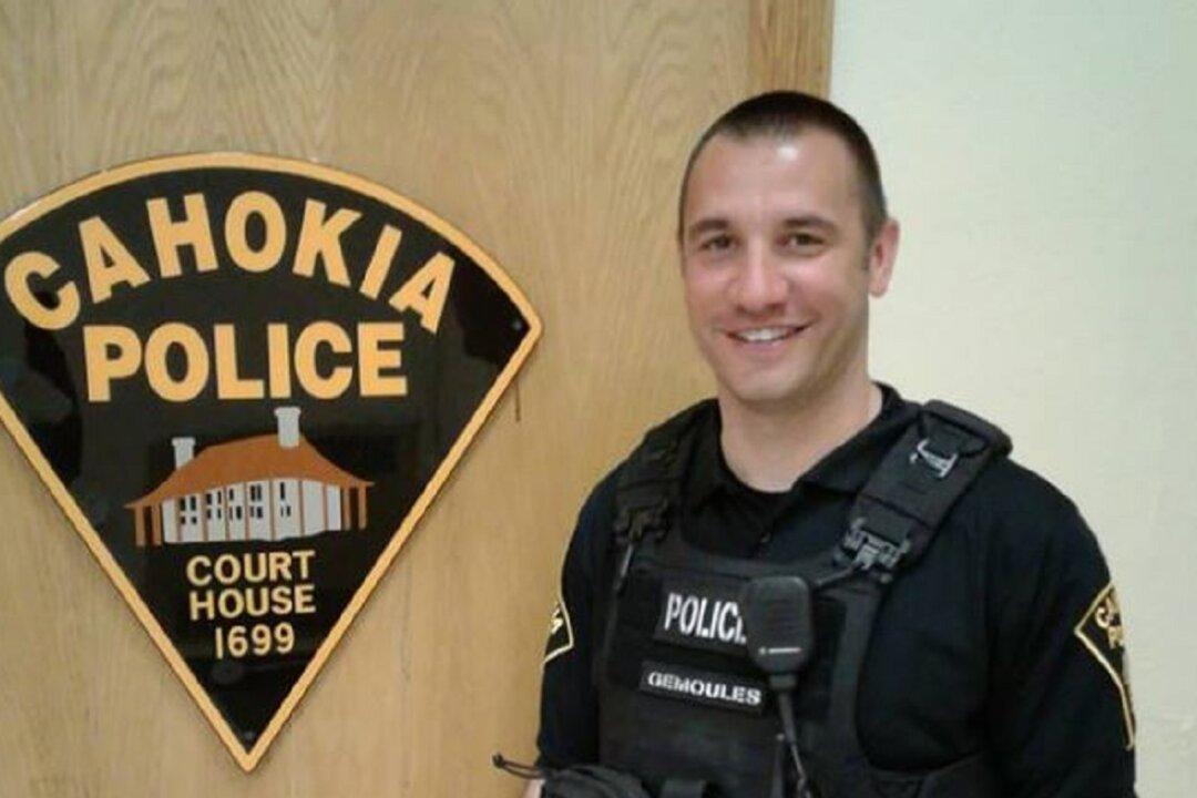Police Officer Drives Man He Pulled Over to Job Interview