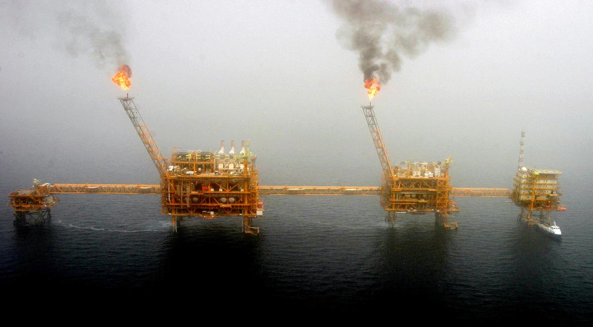 US to End Iran Oil Waivers, Aims to Squeeze Tehran’s Exports to Zero