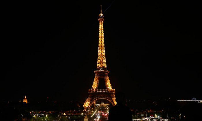 Energy Rationing Hits Eiffel Tower as Paris Landmark Goes Dark to Save Power