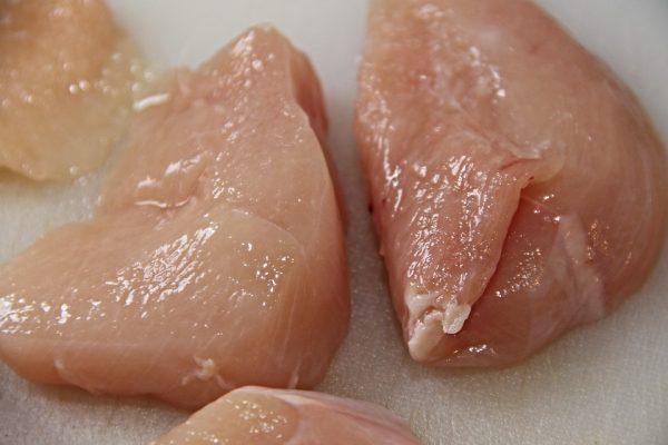 Stock image of poultry meat. (Manfred Richter/Pixabay)