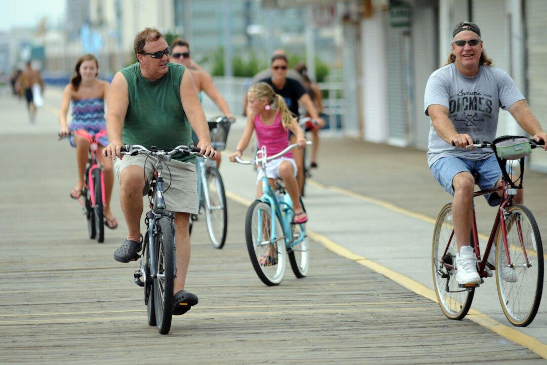New Jersey Boardwalk to Keep Playing Singer Kate Smith Amid Criticisms of Racism, Says Mayor