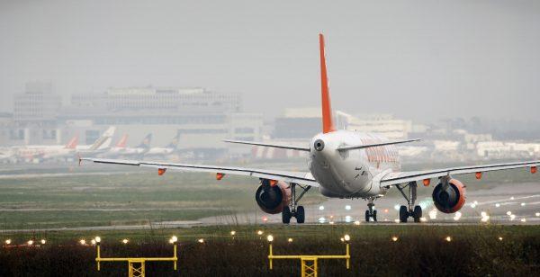An Easyjet passenger plane taxis to the runway at Gatwick Airport on March 19, 2009. (Adrian Dennis/AFP/Getty Images)