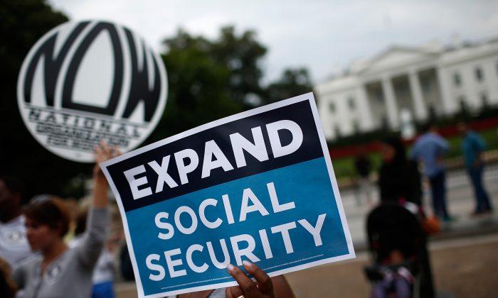 Social Security Increasingly Insecure, Experts Say