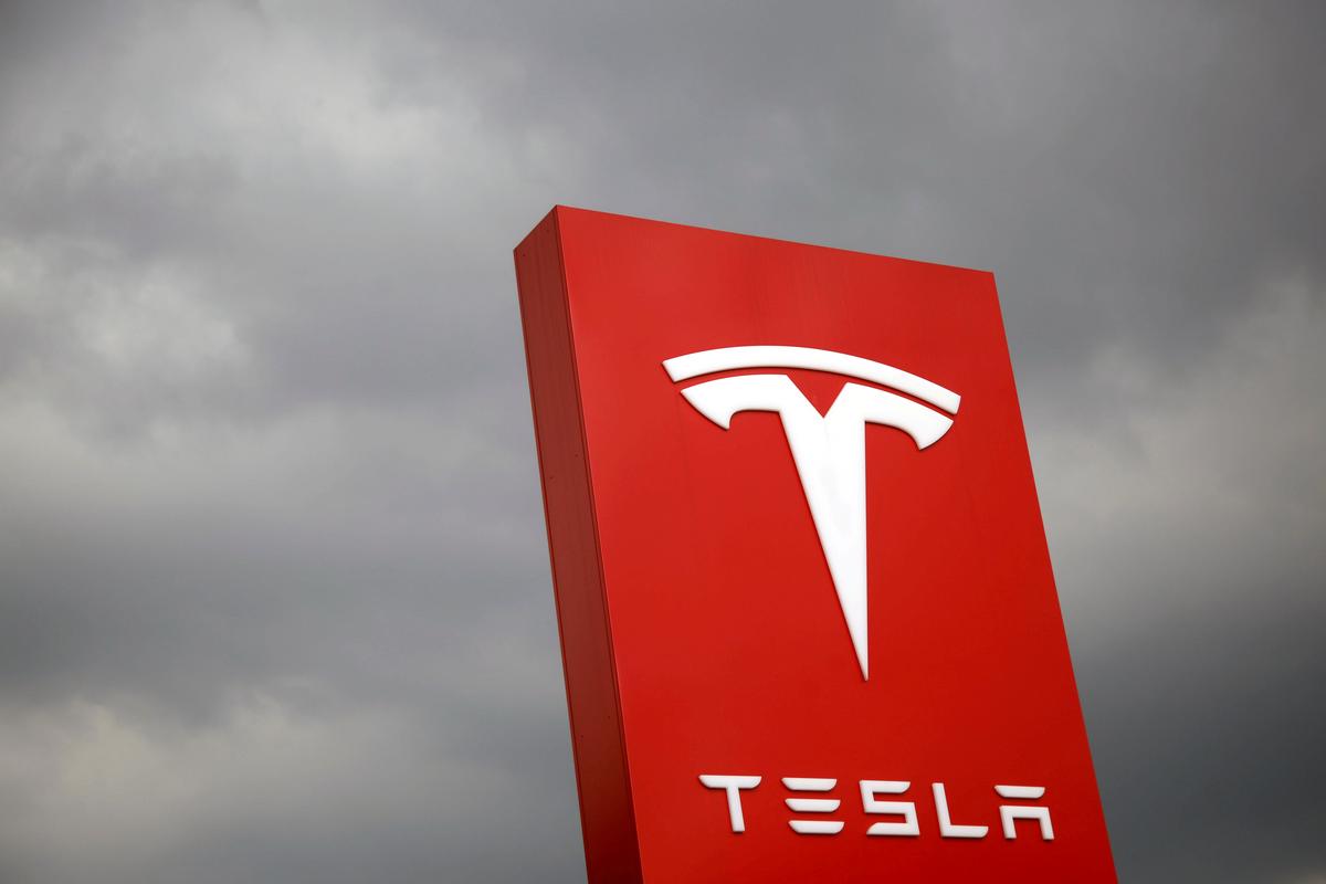 Tesla Says May Seek Alternative Financing Sources